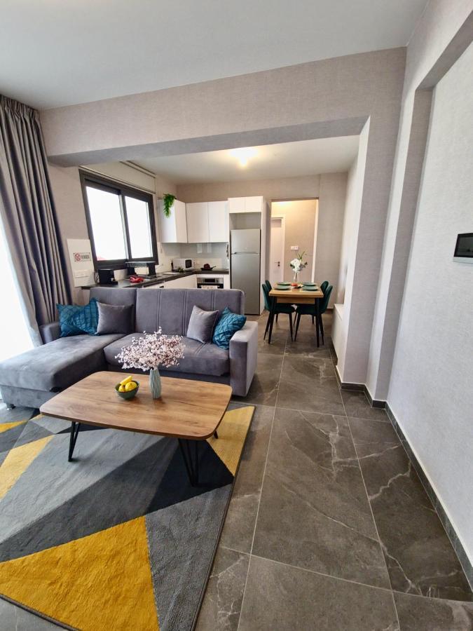 Carisa Deluxe Apartment With Jacuzzi Lárnaca Exterior foto